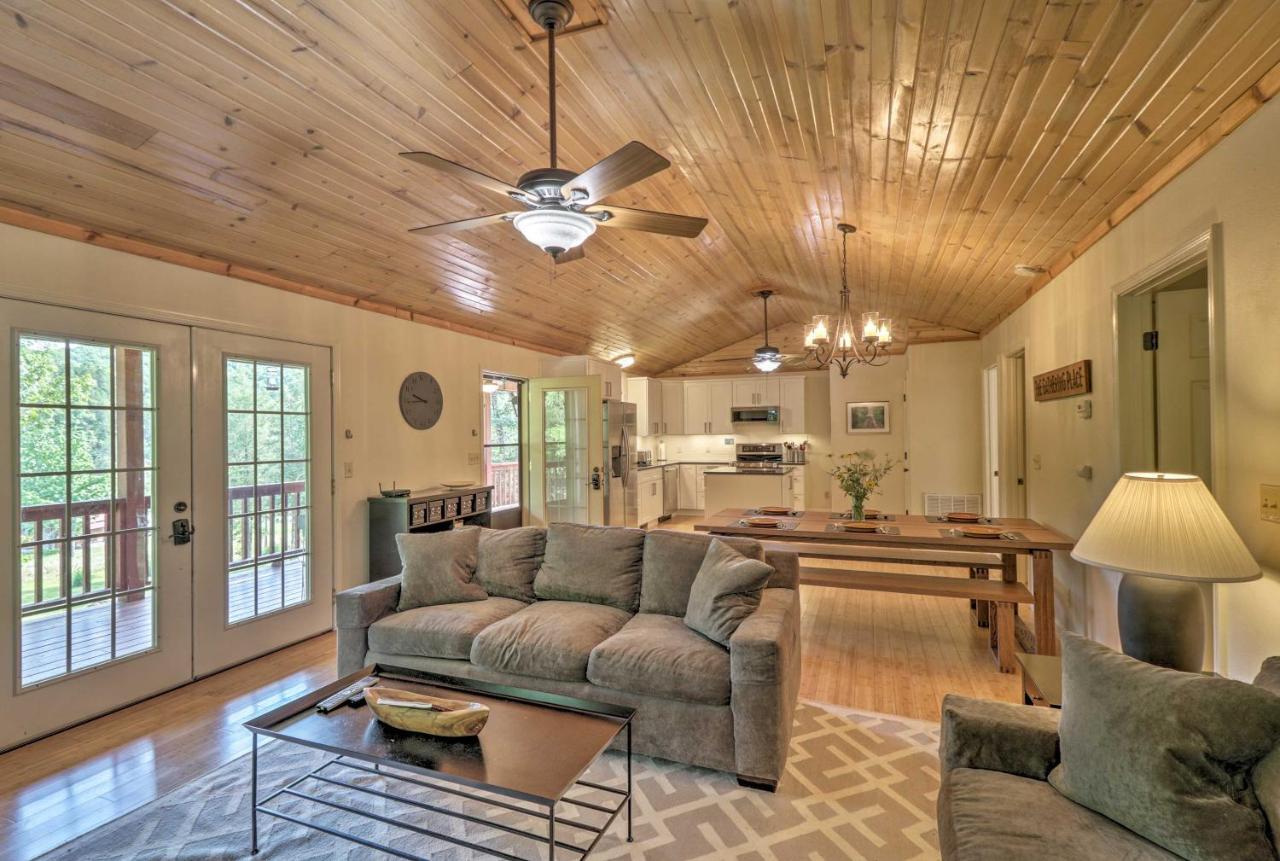 Creekside Hideaway With Fire Pit And Creek Access! Villa Mountain View Exterior photo