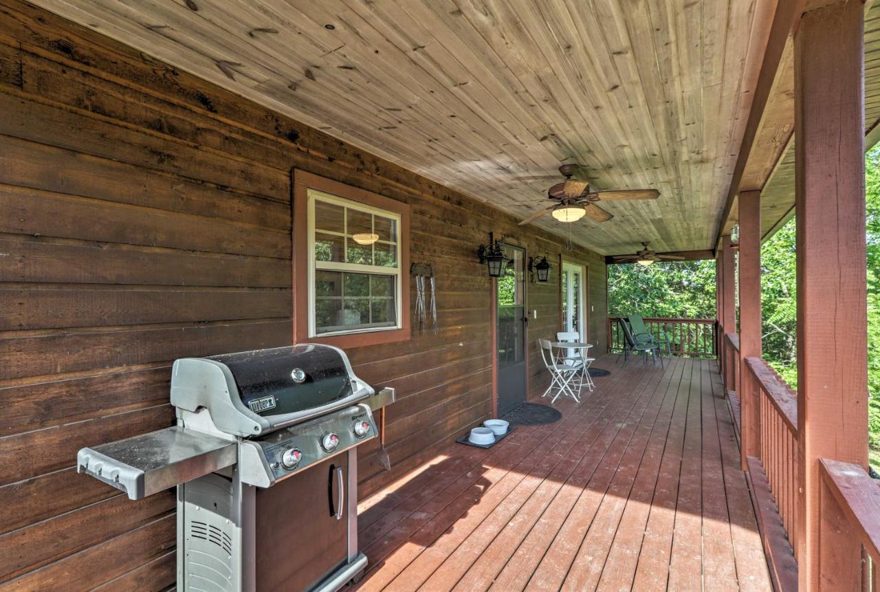 Creekside Hideaway With Fire Pit And Creek Access! Villa Mountain View Exterior photo
